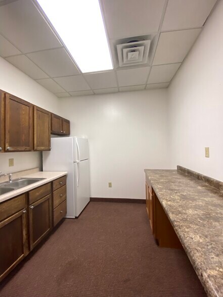 More Photos Of 2801 Bertholet Blvd, Valparaiso Office For Sale