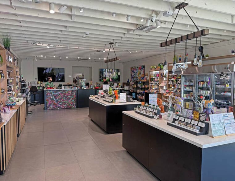 More Photos Of 10701 Burbank Blvd, North Hollywood Storefront For Sale