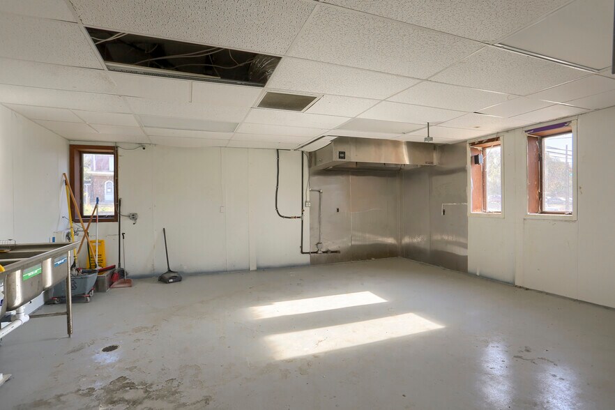 More Photos Of 1070 S Cameron St, Harrisburg Warehouse For Sale