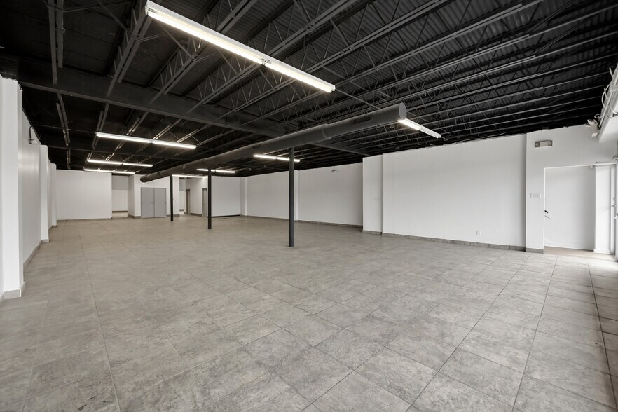 More Photos Of 937 Winchester Rd, Lexington Storefront For Lease