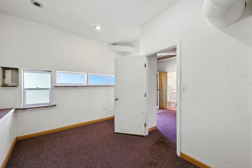 More Photos Of 46 Leland Ave, San Francisco Storefront Retail Residential For Lease
