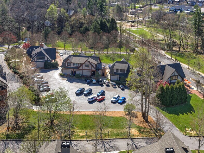 More Photos Of 10 E Market St, Black Mountain General Retail For Sale