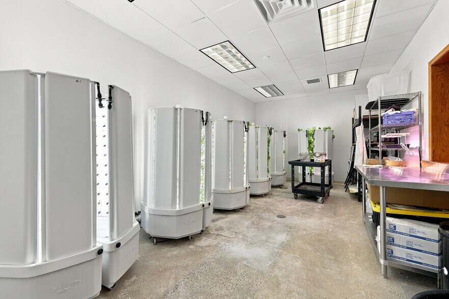 More Photos Of 2321 W Grand Ave, Wisconsin Rapids Office For Sale