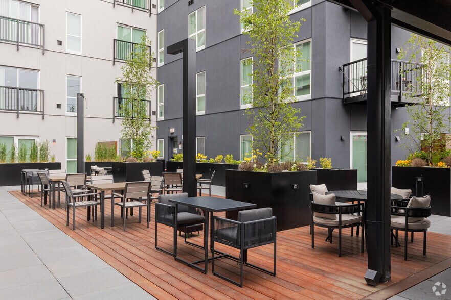 More Photos Of 18618 E Burnside St, Portland Apartments For Lease
