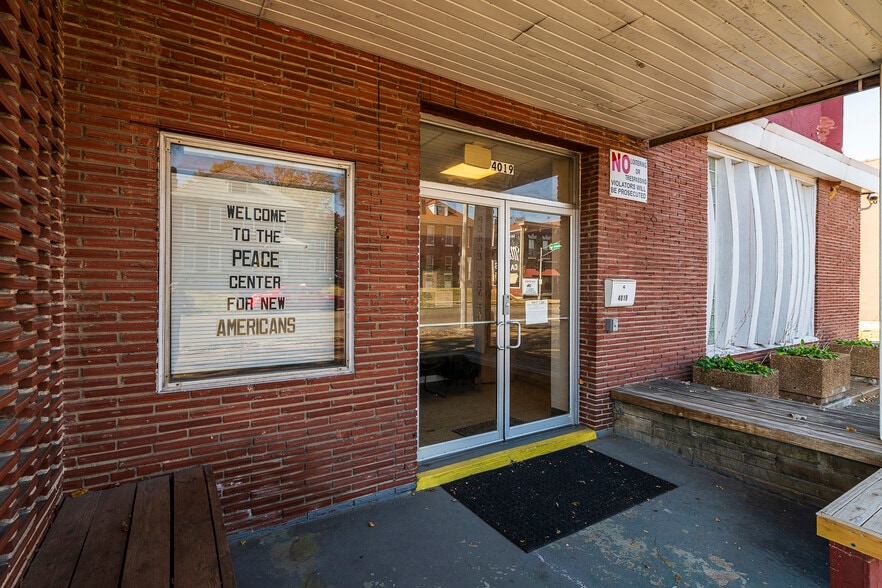 More Photos Of 4019 S Grand Blvd, Saint Louis Flex For Sale