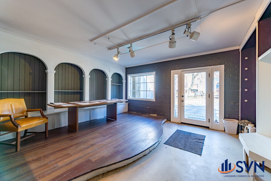 More Photos Of 115 Cedar Ave, St Charles Storefront Retail Office For Sale