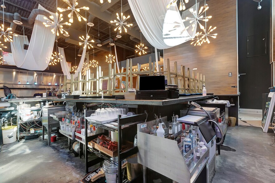 More Photos Of 122 S Howard Ave, Tampa Restaurant For Lease