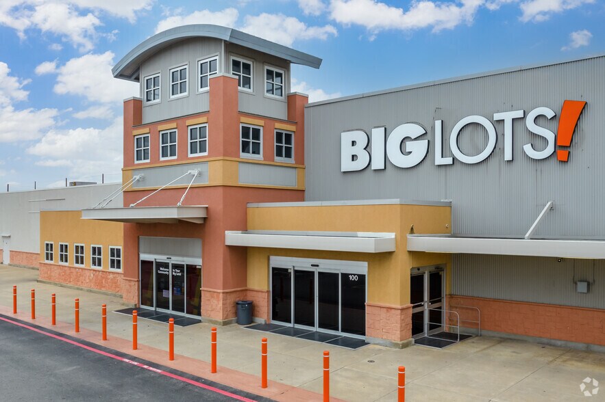 More Photos Of 5000 Main St, The Colony Storefront For Lease