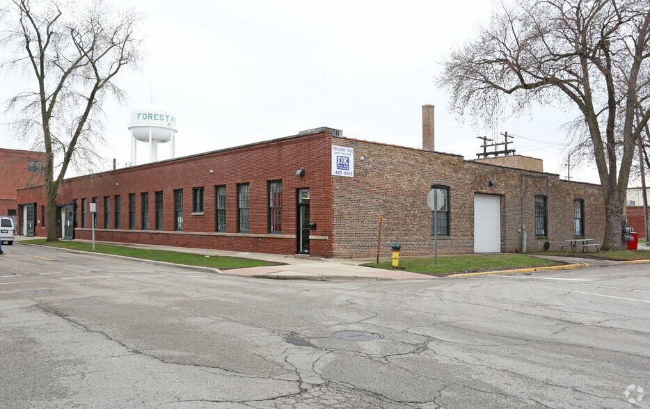 More Photos Of 1501 S Circle Ave, Forest Park Warehouse For Lease