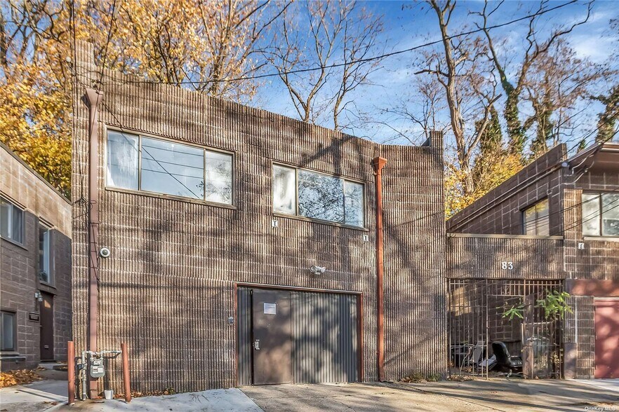 More Photos Of 83 Watermill Ln, Great Neck Office For Sale