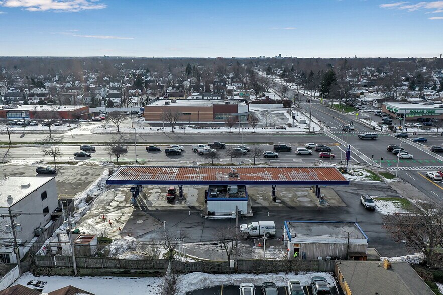 More Photos Of 2050 Sheridan Dr, Buffalo Fast Food For Lease