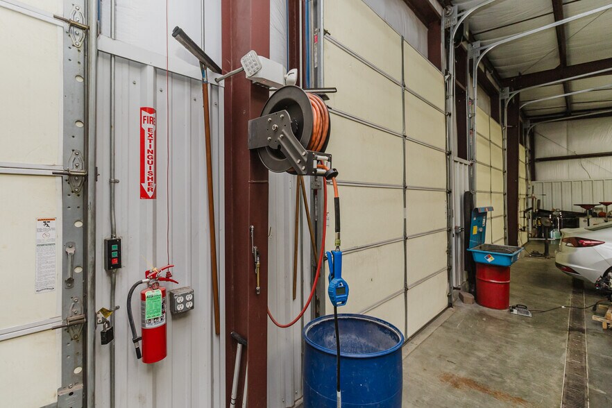 More Photos Of 3101 S Broadway St, Wichita Freestanding For Sale