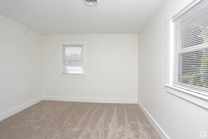 More Photos Of 30 Allen Ave, Asheville Apartments For Sale