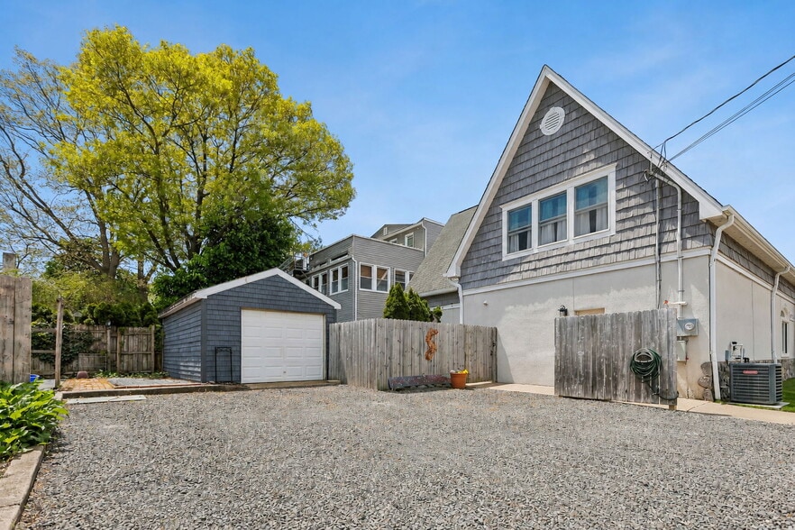 More Photos Of 622 Main St, Avon By The Sea Storefront Retail Residential For Sale