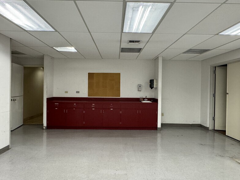 More Photos Of 15255 NW 82nd Ave, Miami Lakes General Retail For Lease