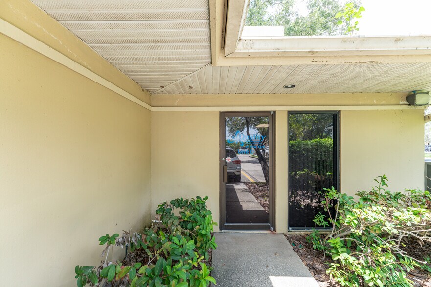 More Photos Of 31 Sarasota Center Blvd, Sarasota Office For Sale
