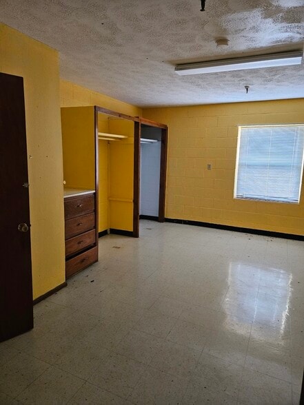 More Photos Of 215 W 3rd St, Helena Healthcare For Sale