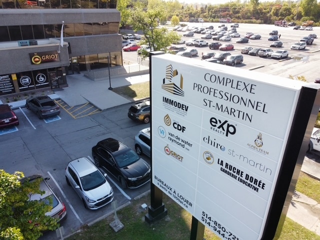 More Photos Of 1600A Boul Saint-Martin E, Laval Office Residential For Sale