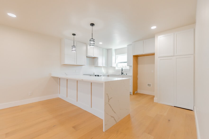 More Photos Of 701 W Highpoint Dr, Stillwater Apartments For Sale