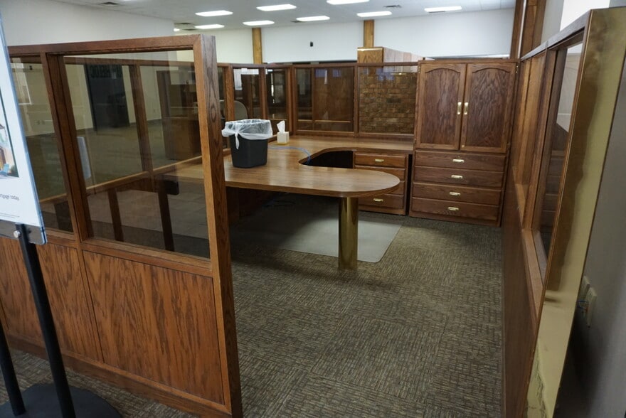 More Photos Of 501 Dakota Ave, Wahpeton General Retail For Sale
