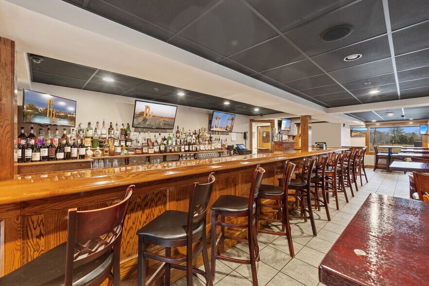 More Photos Of 275 N Main St, West Bridgewater Restaurant For Sale