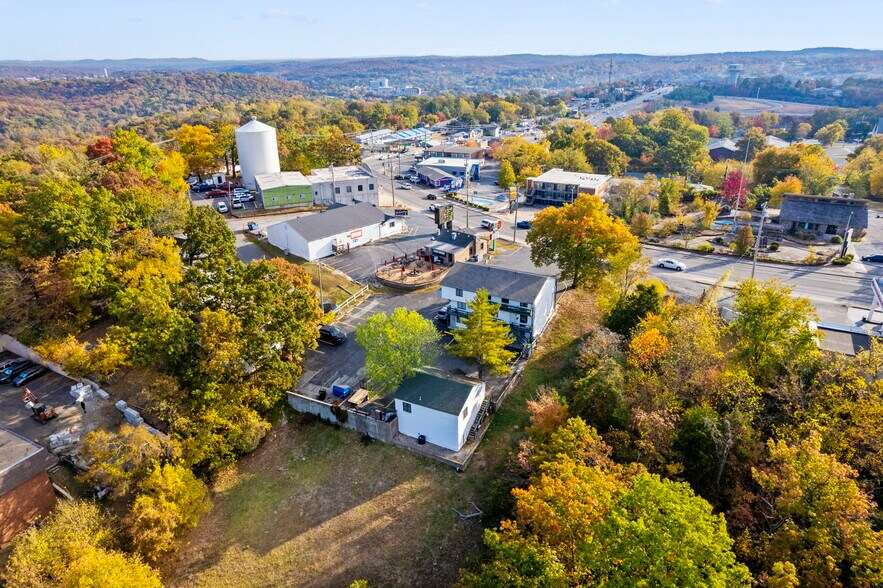 More Photos Of 1107-1109 W 76 Country Blvd, Branson General Retail For Sale