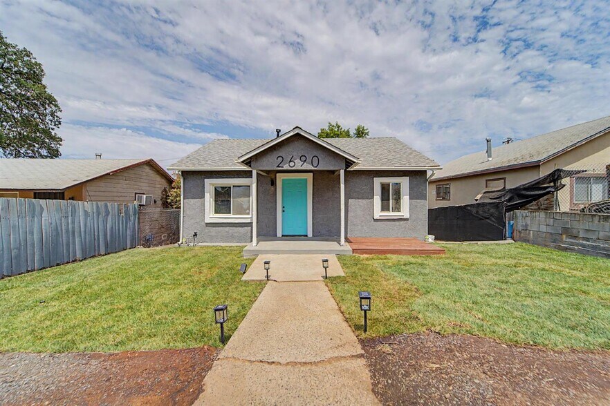 Primary Photo Of 2690 Ithaca St, Oroville Multifamily For Sale