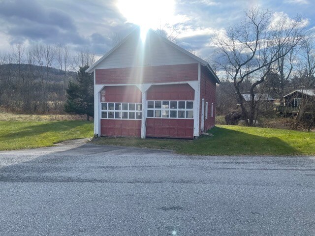 More Photos Of 628 South St, Hoosick Falls Specialty For Sale