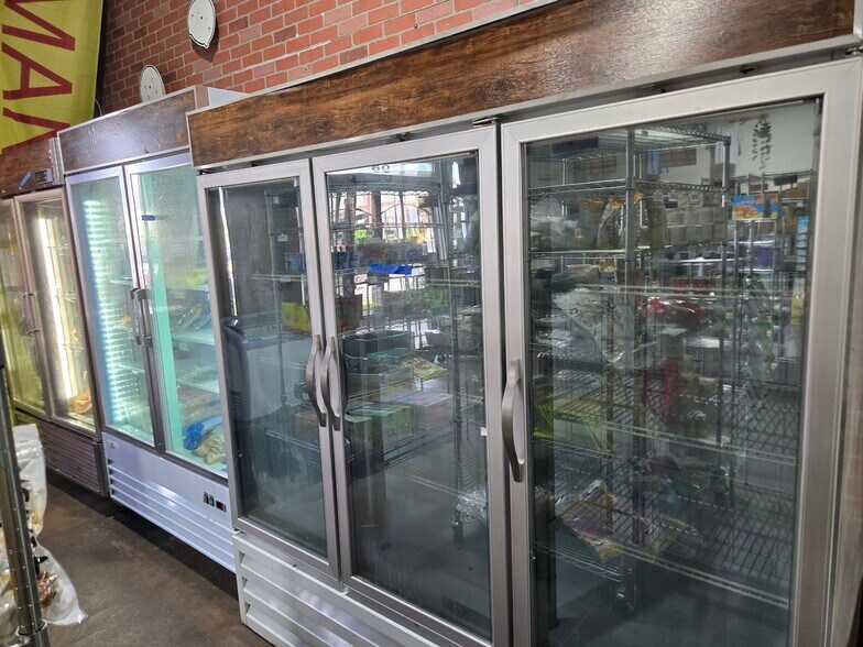 More Photos Of 60 E Wakea Ave, Kahului Warehouse For Lease