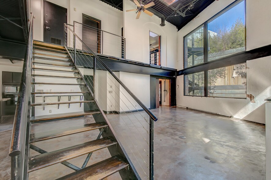 More Photos Of 1801 Laws St, Dallas Office Residential For Lease