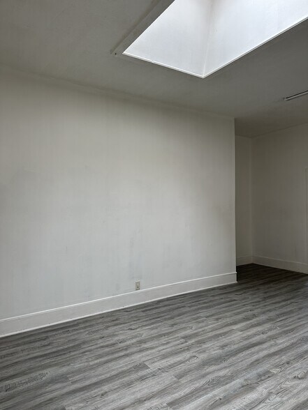 More Photos Of 210 N Main St, Clarion Drugstore For Sale