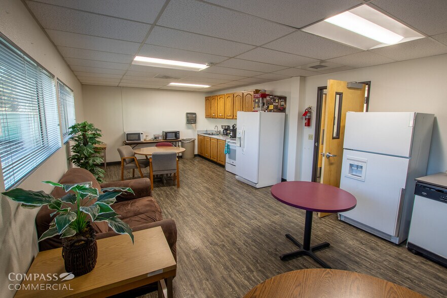 More Photos Of 1645 NE Forbes Rd, Bend Office For Lease