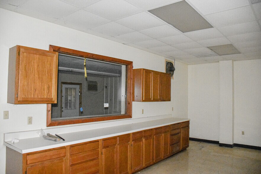 More Photos Of 31 Quail Run, Edgefield Office For Sale