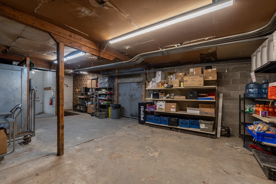 More Photos Of 205 Main St, Louisville Storefront For Sale