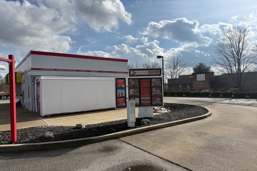 More Photos Of 104 N Bradford Ln, Georgetown General Retail For Sale