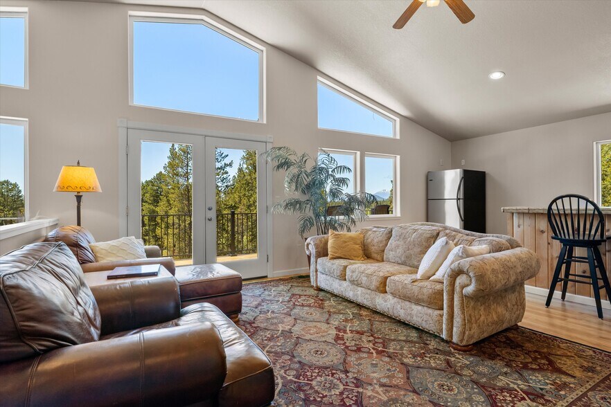 More Photos Of 53345 Riverview Dr, La Pine Multifamily For Sale