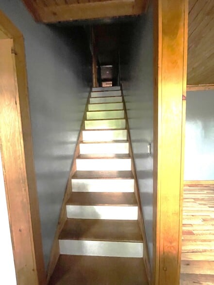 More Photos Of 19 Mason Corner Rd, Saint Albans Multifamily For Sale