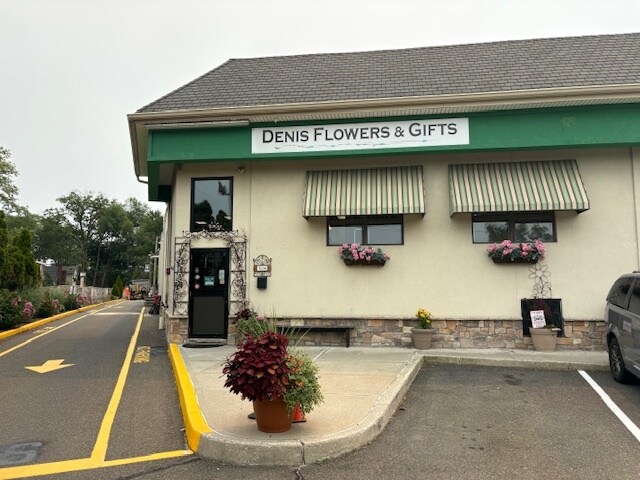 Primary Photo Of 185 D, New Milford Storefront Retail Office For Lease