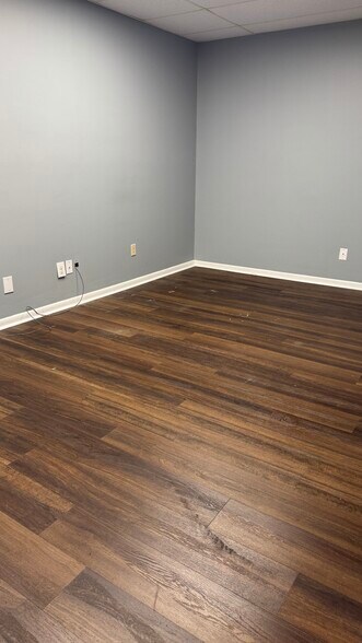 More Photos Of 1684 N Belcher Rd, Clearwater Flex For Lease