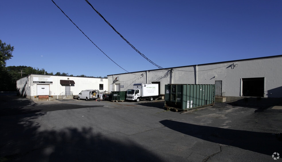 More Photos Of 1020 Turnpike St, Canton Warehouse For Lease