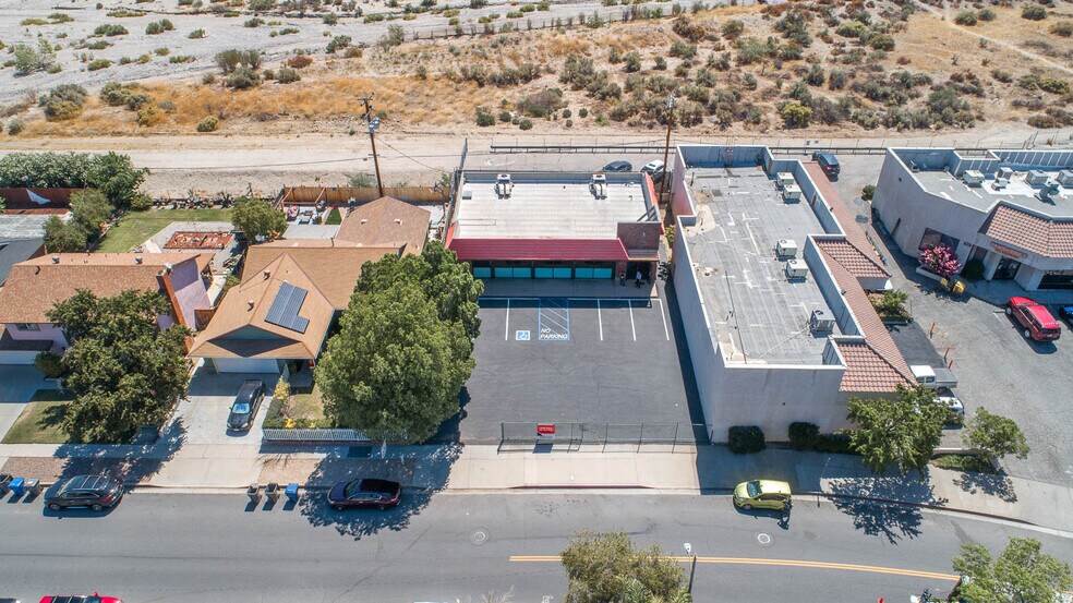 More Photos Of 27016 Langside Ave, Santa Clarita Office For Sale