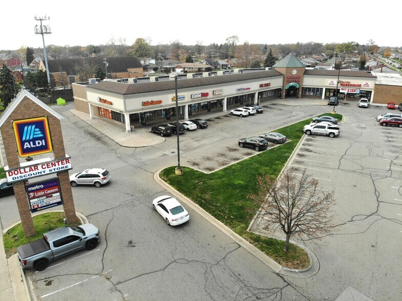 Primary Photo Of 15405-15415 Gratiot Ave, Detroit Freestanding For Sale