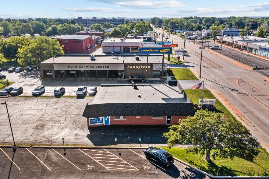 More Photos Of 1518 W Mason St, Green Bay Freestanding For Lease