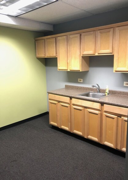 More Photos Of 3424-3426 N Old Arlington Heights Rd, Arlington Heights Unknown For Lease