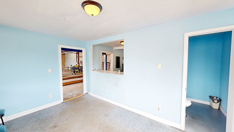 More Photos Of 716 S Main St, Enterprise Auto Repair For Sale