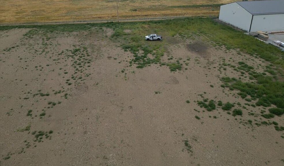 More Photos Of 1701 Dirkson Dr NE, Redcliff Land For Lease