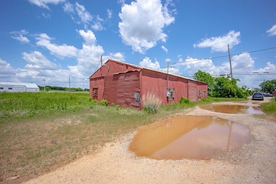 More Photos Of 107.5 4th, Lindsay Land For Sale