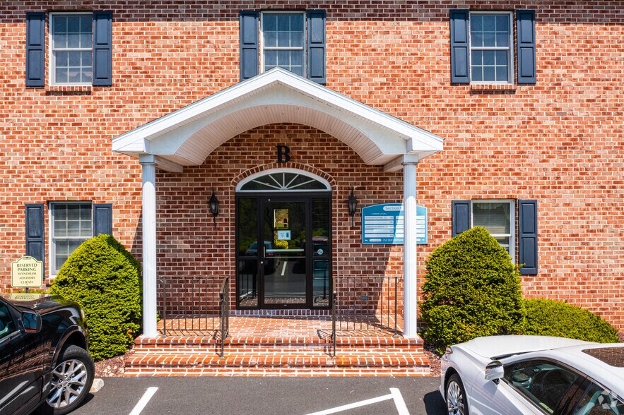 More Photos Of 5 Hearthstone Ct, Reading Office For Sale