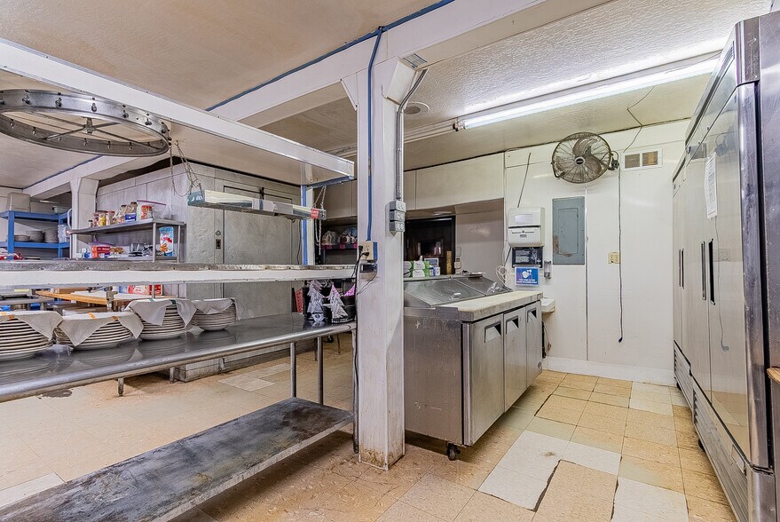 More Photos Of 8575 S Avenue 40 E, Tacna General Retail For Sale
