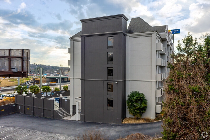 More Photos Of 5793 Roswell Rd NE, Atlanta Hotel For Sale